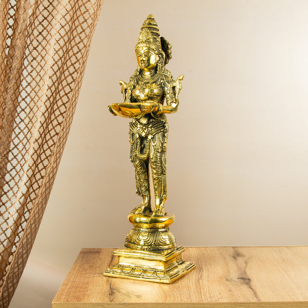 Graceful Paavai Vilakku – Large Size