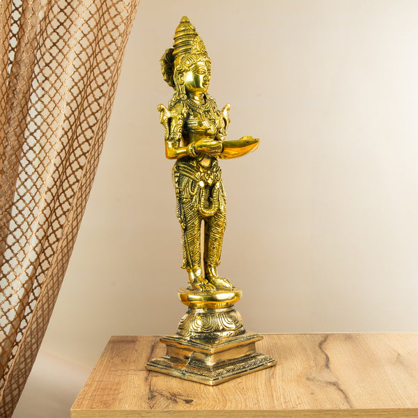 Graceful Paavai Vilakku – Large Size