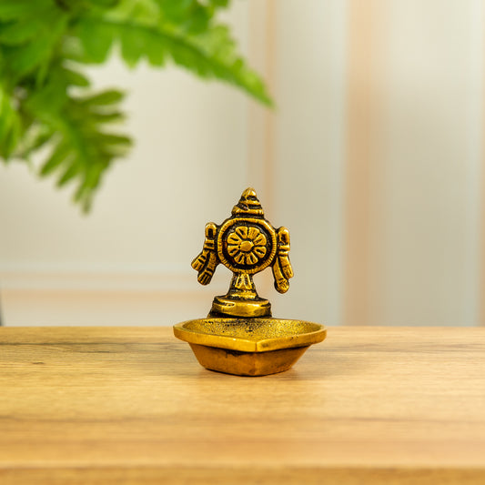 Small Sudharsana and Changu Vilakku (Pair)