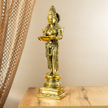 Graceful Paavai Vilakku – Large Size