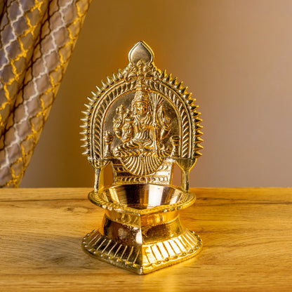 Kamakshi Vilakku With Plate