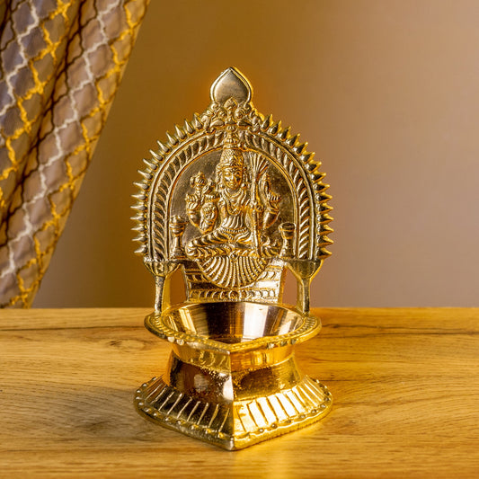 Kamakshi Vilakku